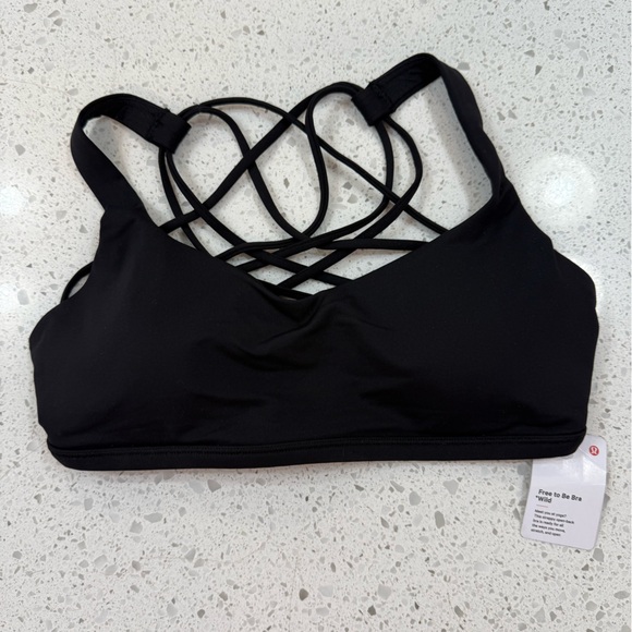 Free to be wild sz 6 - Picture 1 of 4